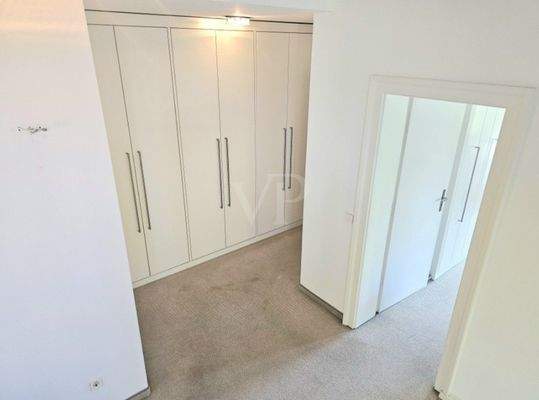 Diverse Einbauschraenke