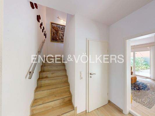 Treppenaufgang zum Obergeschoss