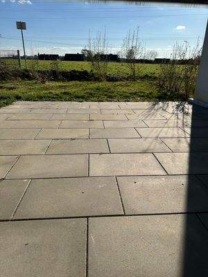 Ausblick Terrasse mit Garten.jpg