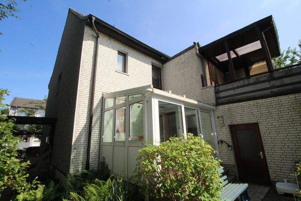 Glasanbau mit Blick auf Terrasse 