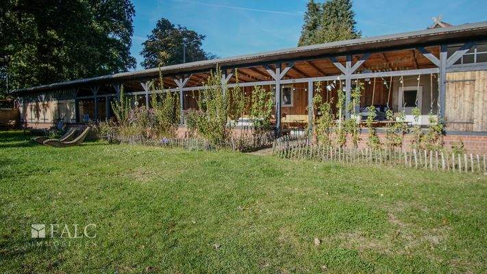 Nebengebäude mit Atelier