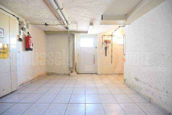 Flur / zweiter Zugang KG