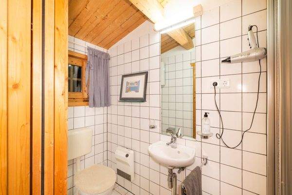 Duschbad in der Hütte