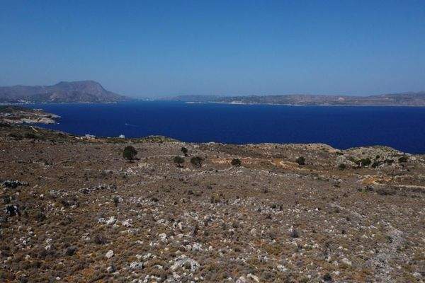 Kreta, Kokkino Chorio: Grundstück in ruhige Lage mit majestätischer Aussicht zu verkaufen