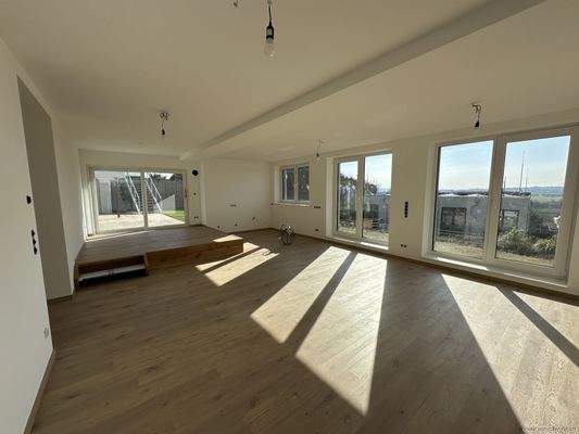 Wohn-/Essbereich mit offener Küche