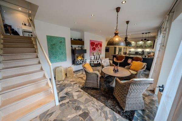 (1)Ambientkamin/Esszimmer