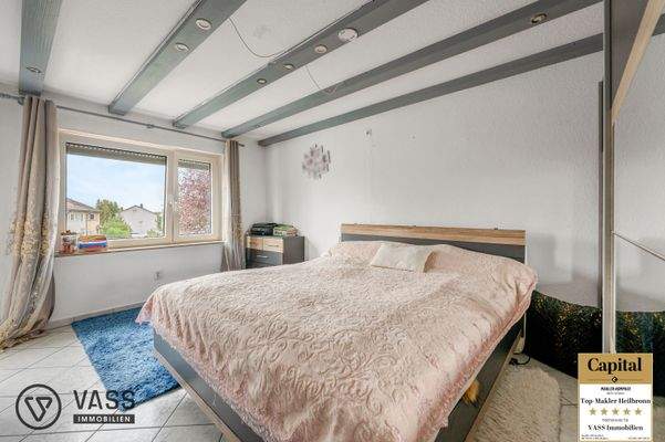 Schlafzimmer 2/ 1.OG