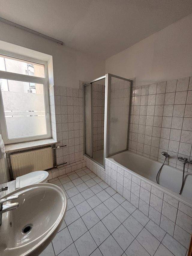 Frisch renovierte 2-Zimmer-Wohnung mit Tageslichtbad | 54 m² | Zentrale Lage in Gera - Foto 2