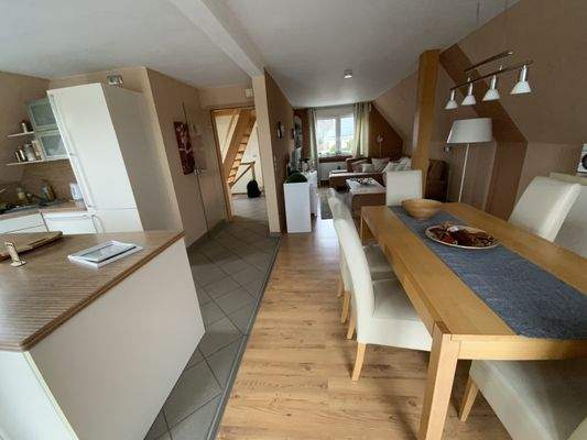 offene Küche zum Wohn- und Esszimmer im Obergeschoss