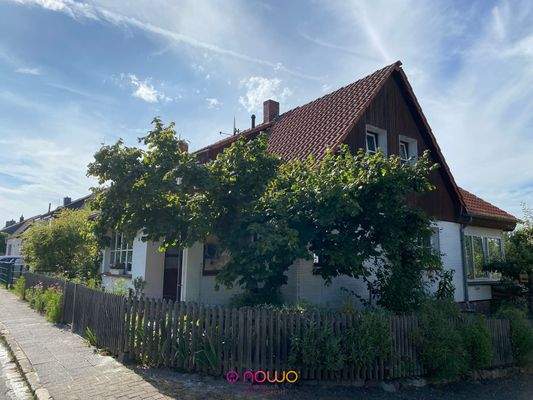 Doppelhaushälfte Straßenansicht