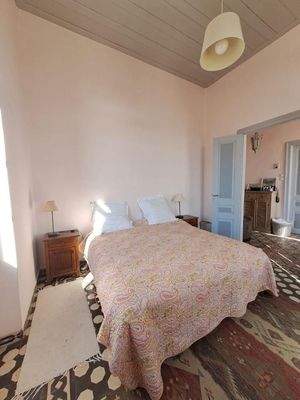 Kreta, Kalyves: Elegante neoklassizistische Villa am Meer zu verkaufen