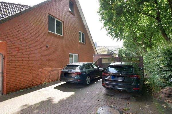 KFZ-Stellplätze am Haus