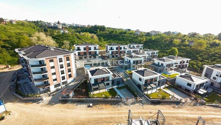 Sea View Houses Intertwined the Nature in Trabzon