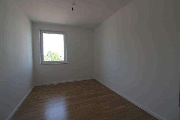 Kinder- bzw. Arbeitszimmer