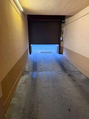 Vom Garagenhof Ausfahrt zur Straße.