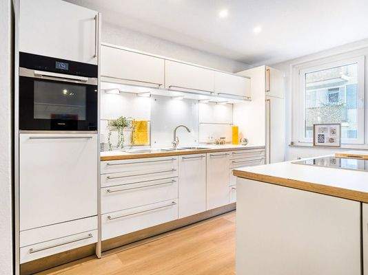 Hochwertige Einbauküche