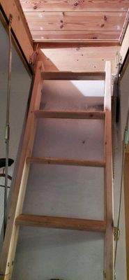 zusätzlicher Stauraum im Dach.jpg