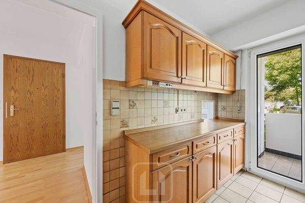 Zugang zu kleinem Balkon