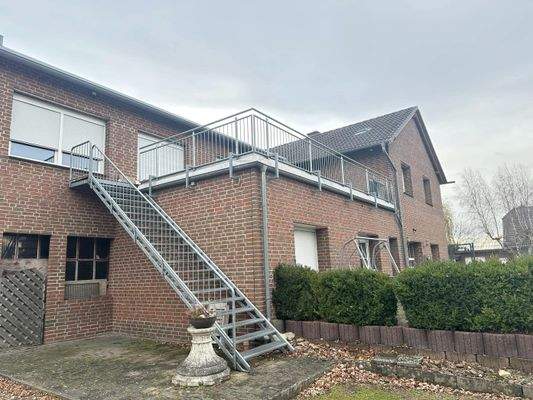 Treppenaufgang zur Wohnung