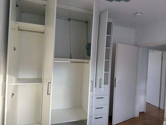 Einbau-Kleiderschrank