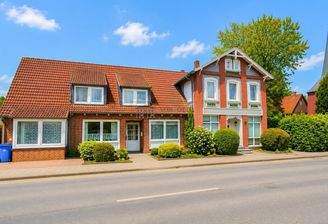 Gepflegtes MFH in ruhiger Lage