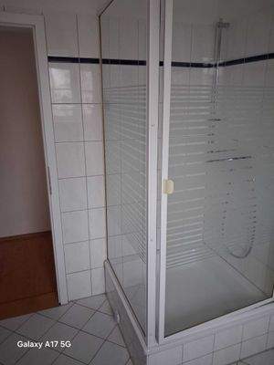 Modernes Badezimmer