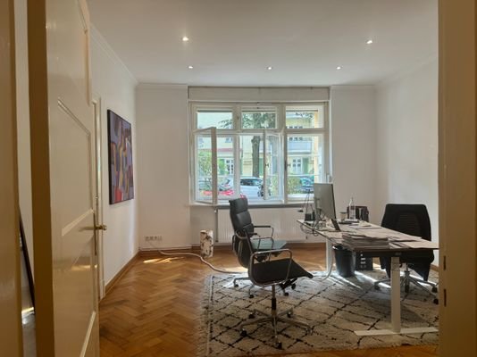 Büro 1