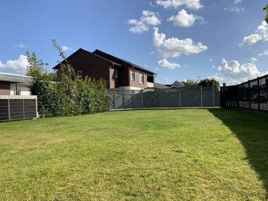 Blick auf das Gartengrundstück