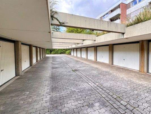 ... im Garagenhof ...