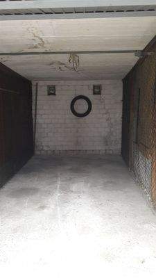 Garage klein leer