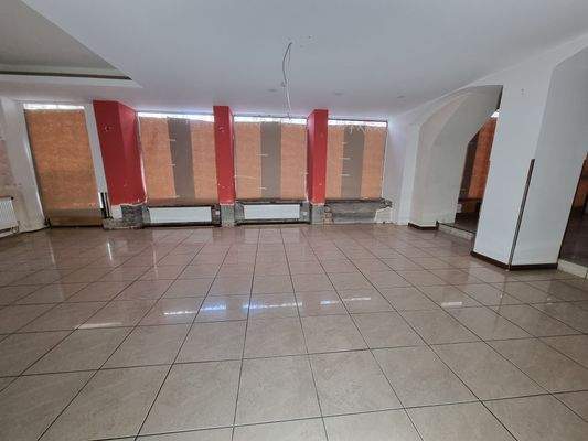 Ladenfläche Schaufensterfront.jpg