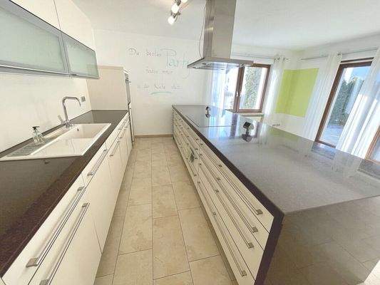 Küchenzeile und -block inclusive