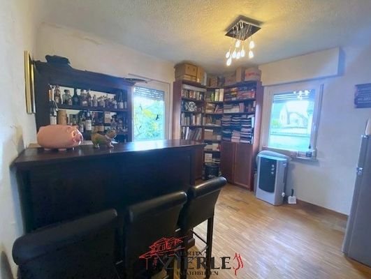 Bar/Arbeitszimmer EG