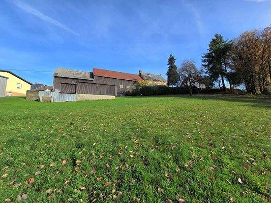 Rückansicht vom Grundstück