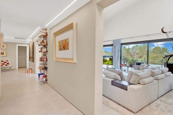 Hall 5 in Villa in Cala Vinyes