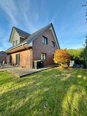 Blick aus der Gartenlounge