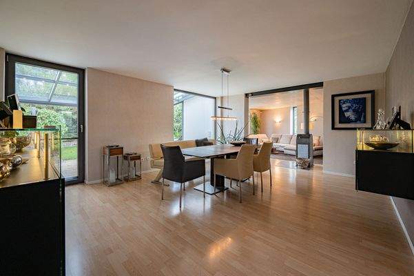 großzügiger Essbereich