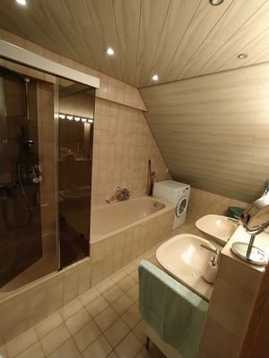 Bad mit BW und Dusche