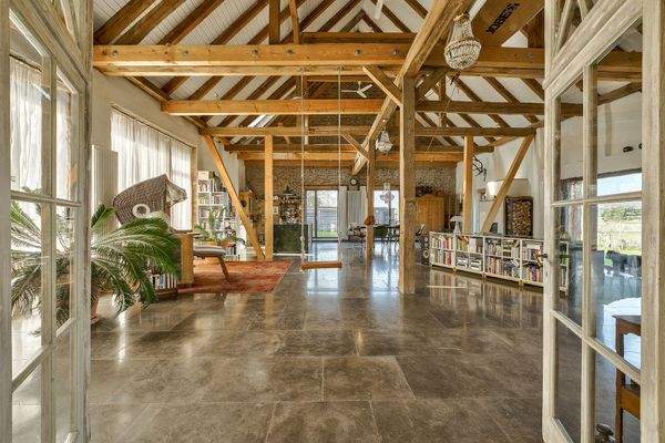 Hauptwohnraum (ca. 133qm) Wohn-/Ess-/Küchenbereich