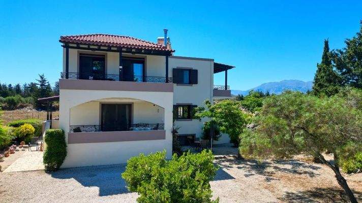 Kreta, Xirosterni: Ruhiges Anwesen in der Nähe des Strandes zu verkaufen