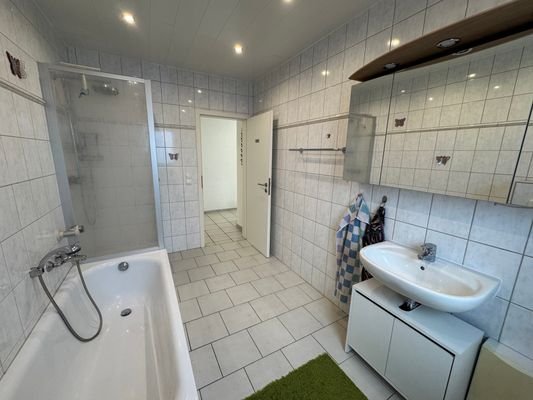Badezimmer Ansicht 2