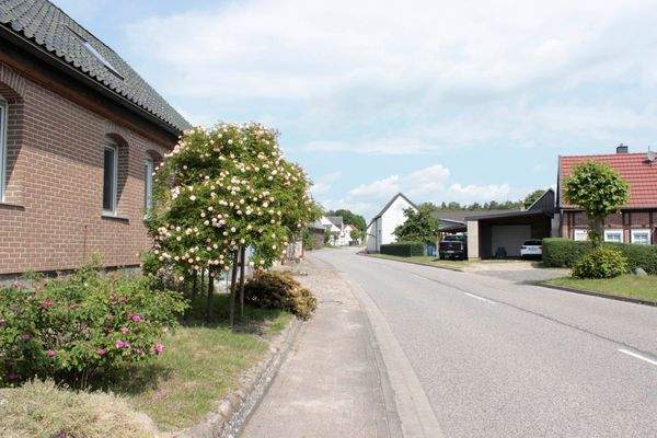 Altmerslebener Dorfstr._.JPG