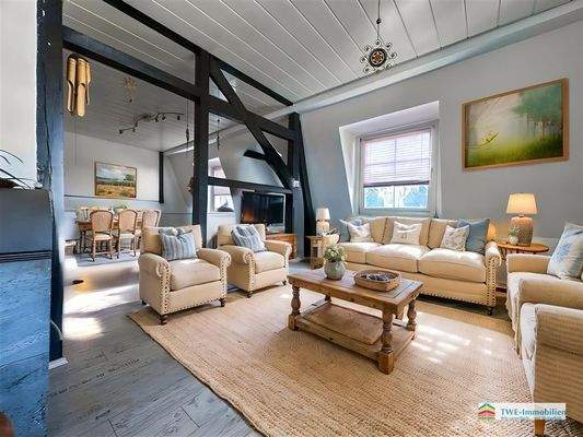 Wohnzimmer-mit-Essbereich / DG