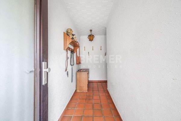 Flur Hintereingang EG