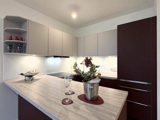 Wohn-/Essküche mit Küche und Siemensgeräte