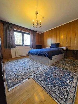 4. Zimmer mit anliegendem Bad