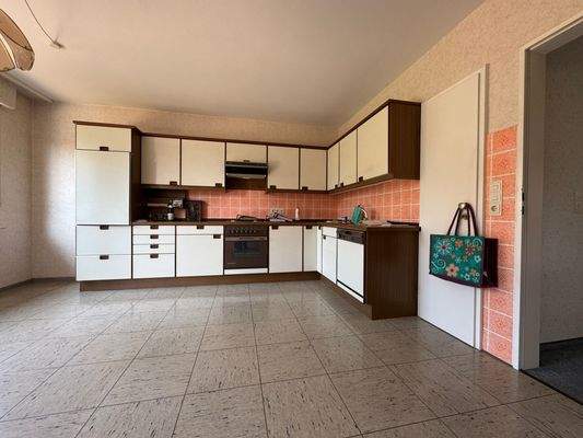 Küche mit Vorratsraum EG