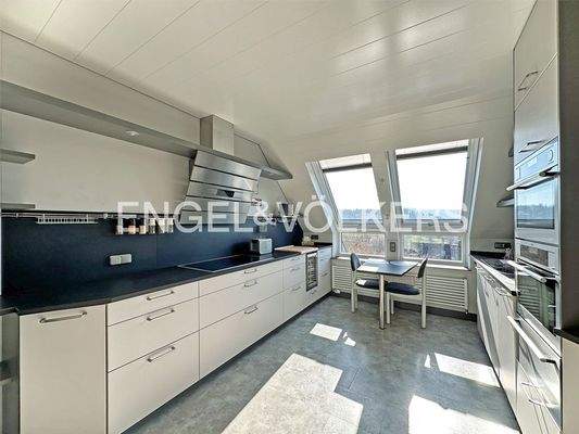 moderne Einbauküche Wohnung OG