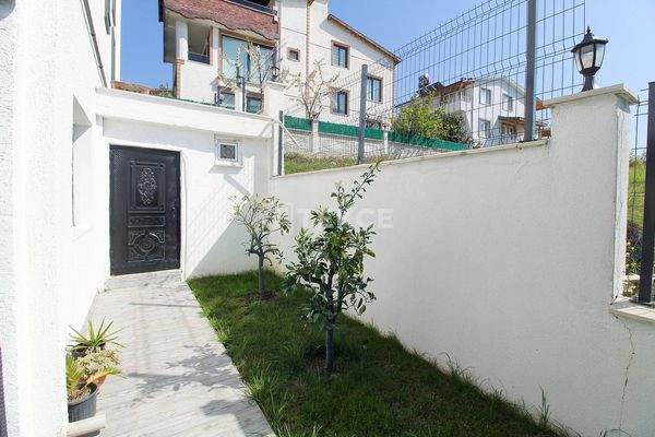 Detached Villa with Private Landscaping in Akköy