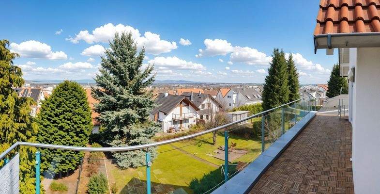 Blick vom Balkon in Garten OG 